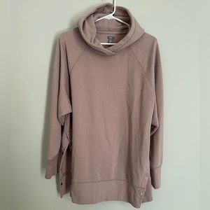 Aerie sweatshirt with wide snaps size small oversized